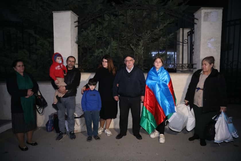 Köç karvanı Horovlu kəndinə çatıb - YENİLƏNİB